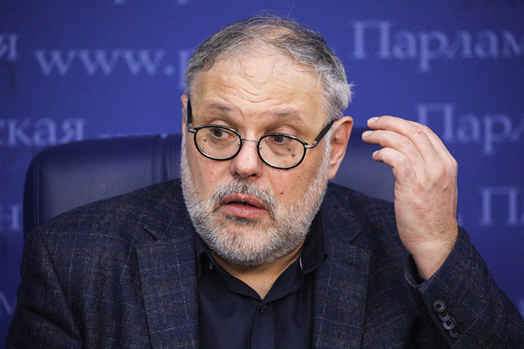 Хазин рассказал, как Путин «послал» Токаева вместе с Западом