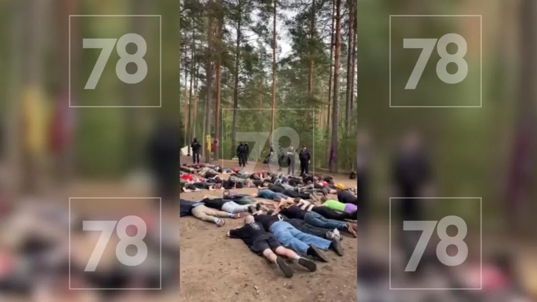 Спецназ ворвался в лес под Питером: 100 человек задержаны за песни в поддержку Украины