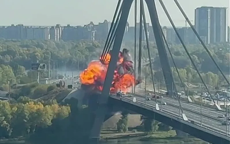 «Второй прилет в ту же точку»: Северный мост добит — Киев разрезан пополам