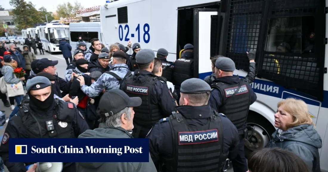 Митинг КПРФ в Москве: 65 задержанных за лозунги «Долой царя» и «За честные выборы»